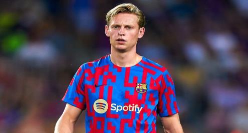 تقارير: برشلونة يجهز عرضا لتحصين دي يونج